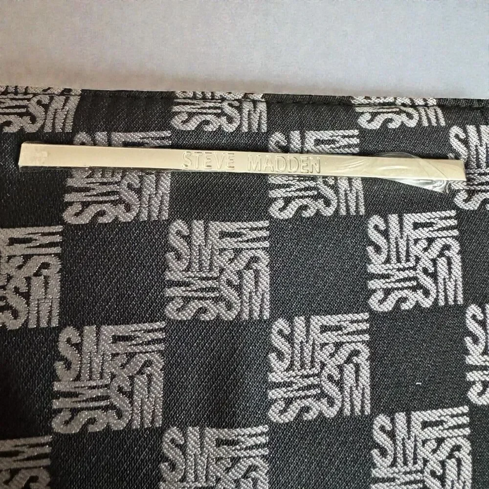 Steve Madden Zip Around Large Jacquard Wallet / NWT